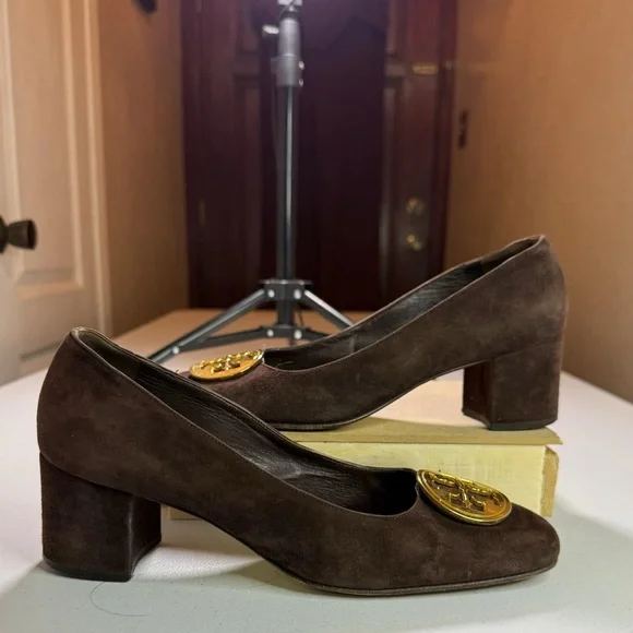 TORY BURCH Amy brown suede gold enamel logo detail low heel pumps shoes size 9.5 - Picture 11 of 12
